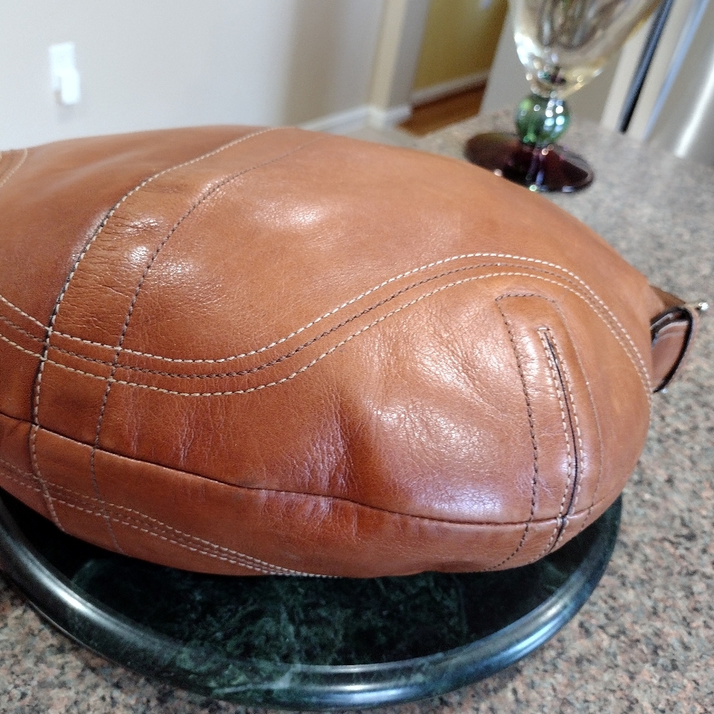 Coach Large Hobo Purse in distressed light tan leather with long tassel Vintage - Picture 9 of 17